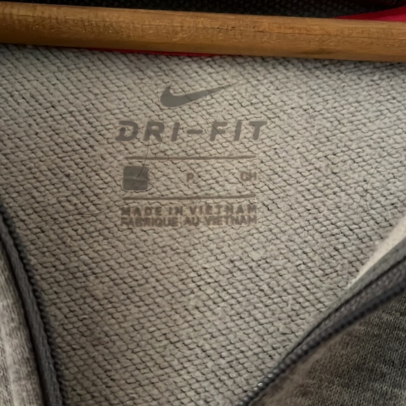 ✨HP✨ Nike Dri-FIT zip up hoodie, S. Soft. EUC. Mesh lining on hood & pockets. - Picture 2 of 7